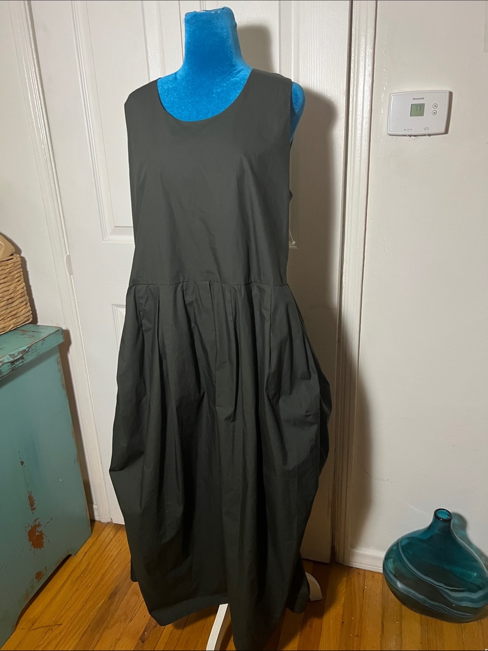 NWT BLACK CRANE Shadow Cotton Tulip Dress Black Women’s Medium - Picture 2 of 7